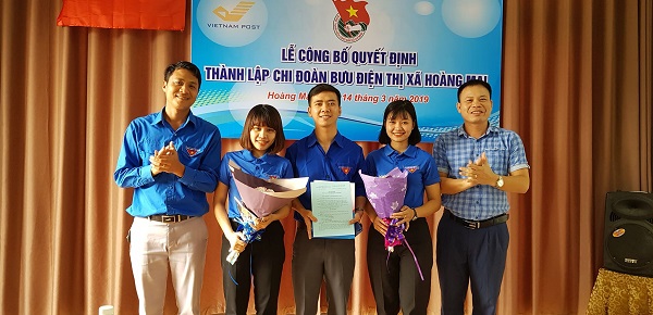 Thị đoàn Hoàng Mai công bố Quyết định thành lập Chi đoàn Bưu điện thị xã Hoàng Mai
