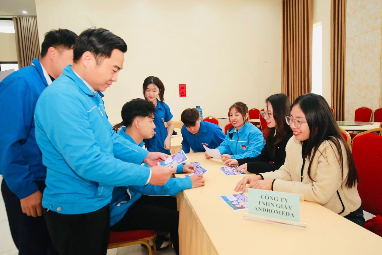 HOÀNG MAI: HỘI NGHỊ TƯ VẤN, HƯỚNG NGHIỆP, KẾT NỐI VIỆC LÀM CHO QUÂN NHÂN XUẤT NGŨ VÀ NGƯỜI LAO ĐỘNG